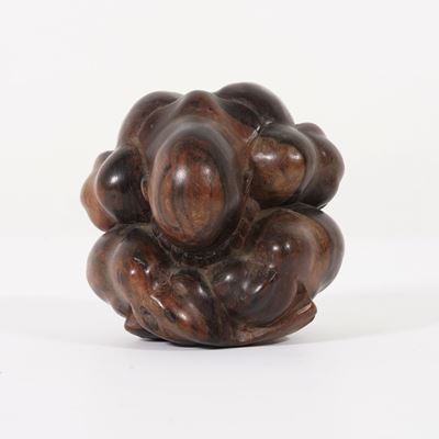 Scultura in Legno Uomo Accovacciato