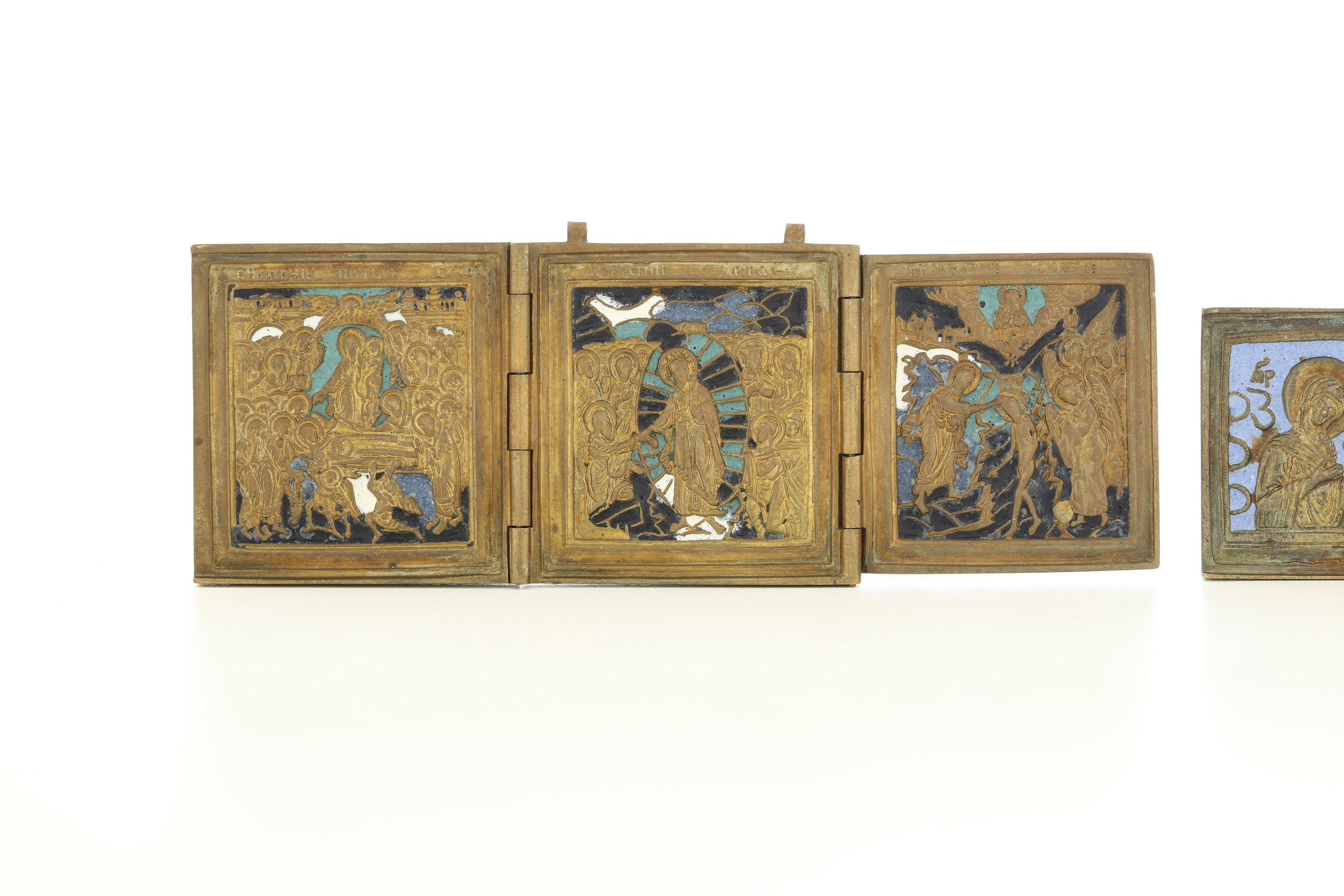 Due icone da viaggio, Bronzo fuso dorato e smalti, Russia, XIX-XX secolo