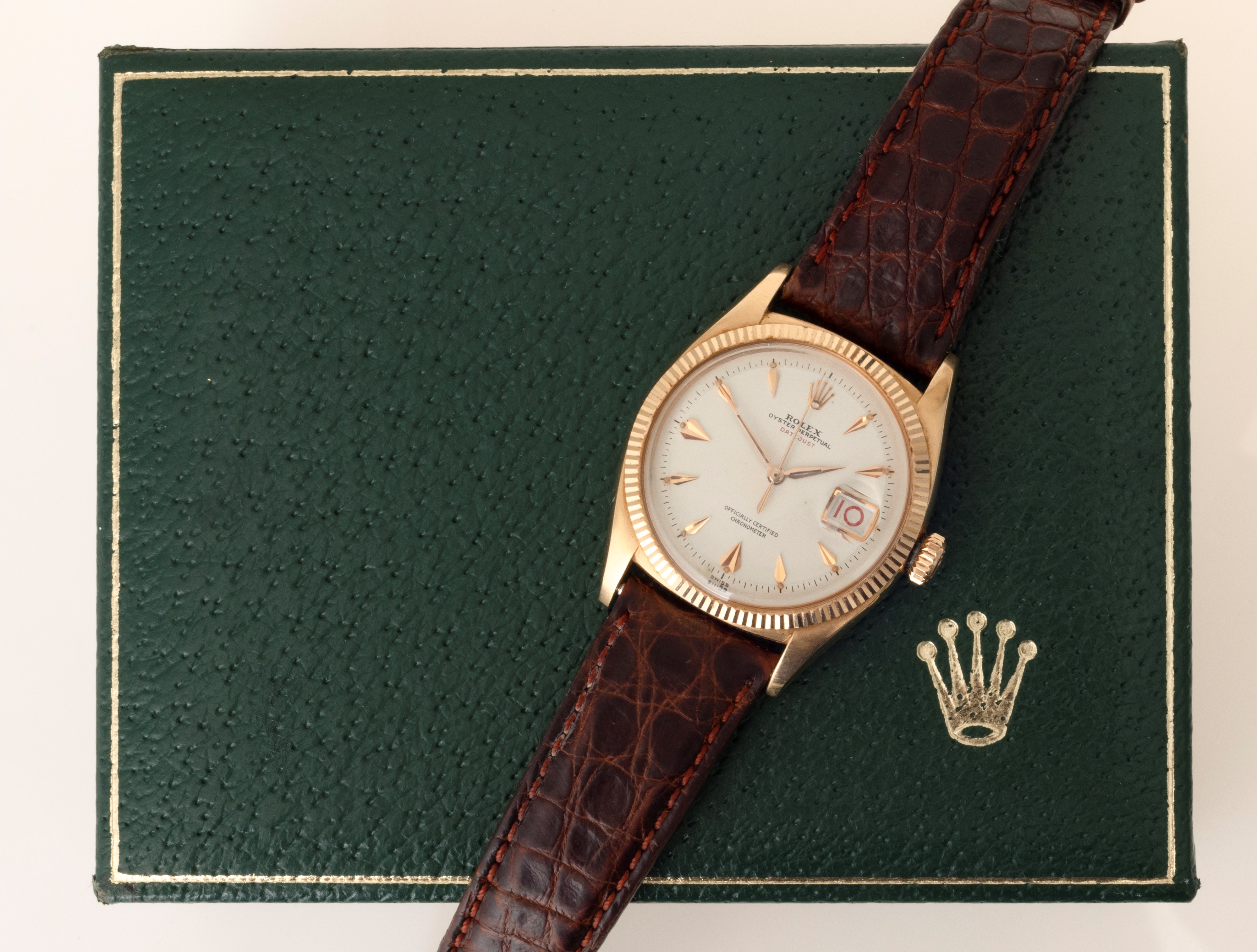 Rolex - Raro ed Elegante Datejust Ovettone “scritta Rossa” Ref 6305, in Oro Rosa 18k, Quadrante A...