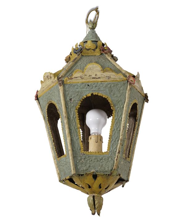 Lanterna in lamierino dipinto. XIX secolo