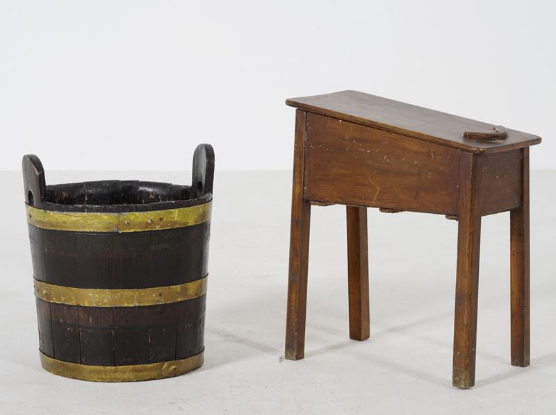 Secchio e sgabello da ciabattino in legno. XIX-XX secolo  - Auction Fabio Fazio, furniture and memories of a country house - Cambi Casa d'Aste