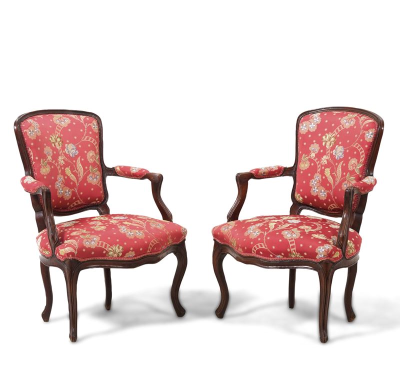 Coppia di poltrone Luigi Filippo in legno intagliato. XIX secolo  - Auction Fabio Fazio, furniture and memories of a country house - Cambi Casa d'Aste