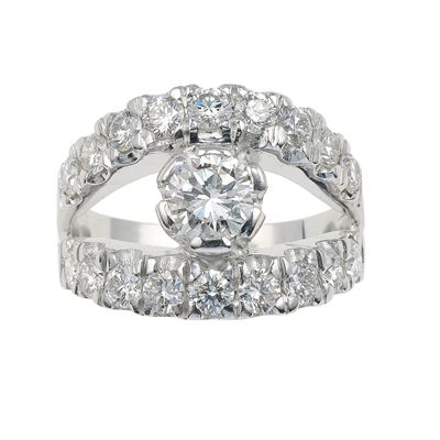 Anello in platino con diamanti taglio brillante, diamante centrale ca. 0,70 ct
