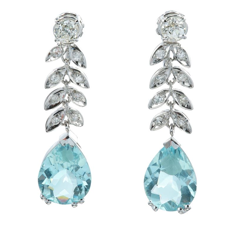 Orecchini pendenti con acquamarina taglio goccia e diamanti  - Asta Fine Jewels - Cambi Casa d'Aste