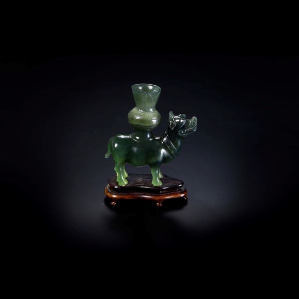 Figura di Cane in giada verde, Cina, XX secolo