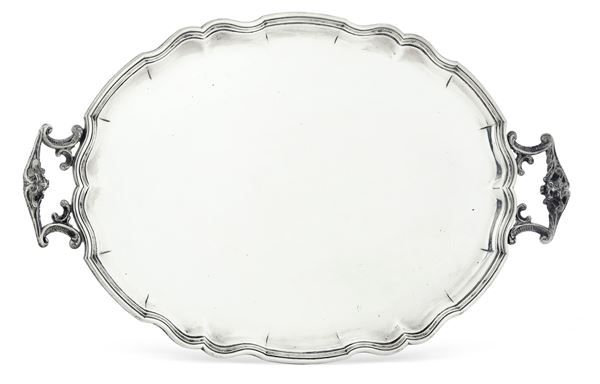 Vassoio biansato. Argenteria italiana della prima metà del XX secolo