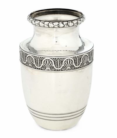 Rigler e Carrè (argentiere), Vaso in argento fuso e cesellato, Parigi, inizi del XX secolo
