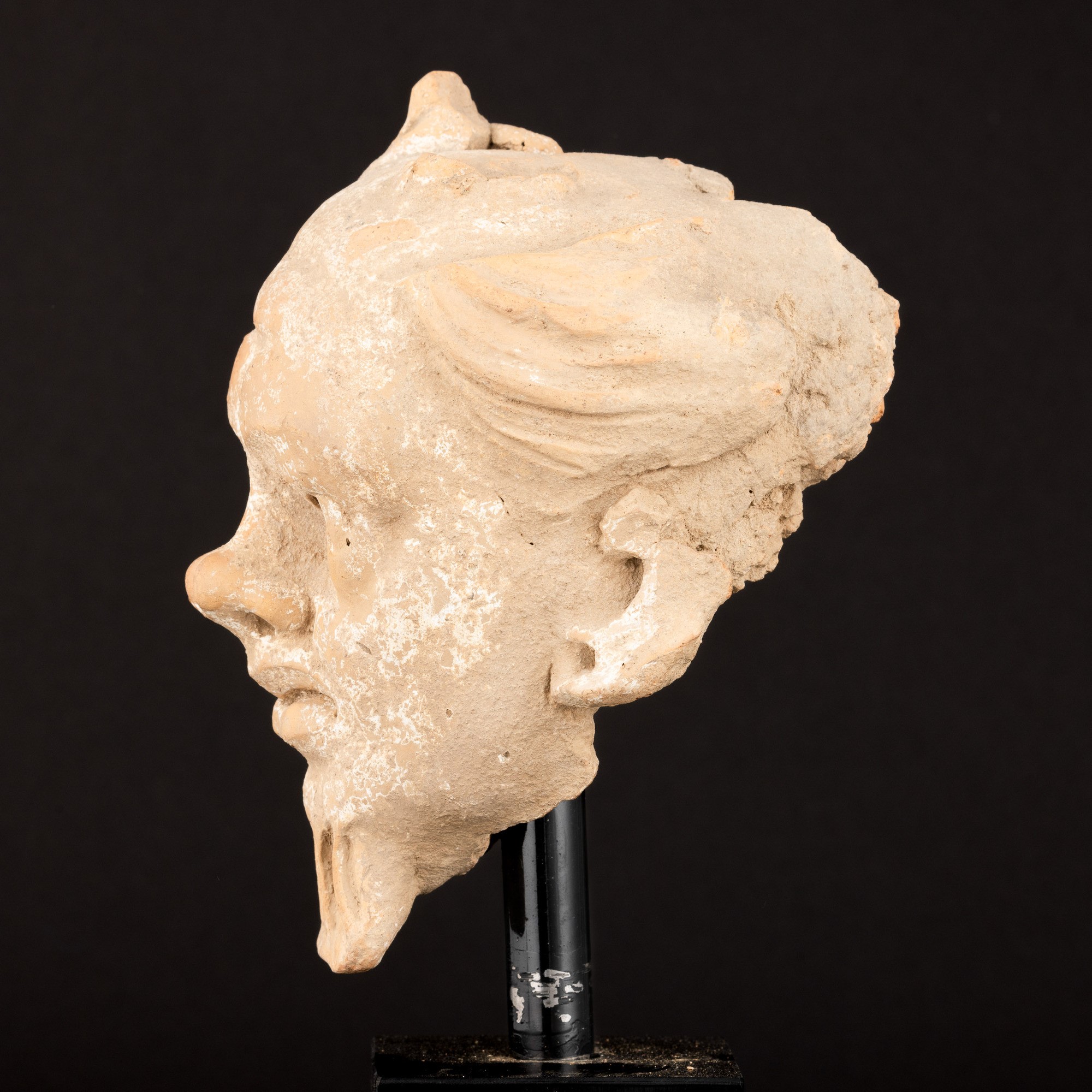 Testa di Demone in Terracotta, Gandhara, XV Secolo