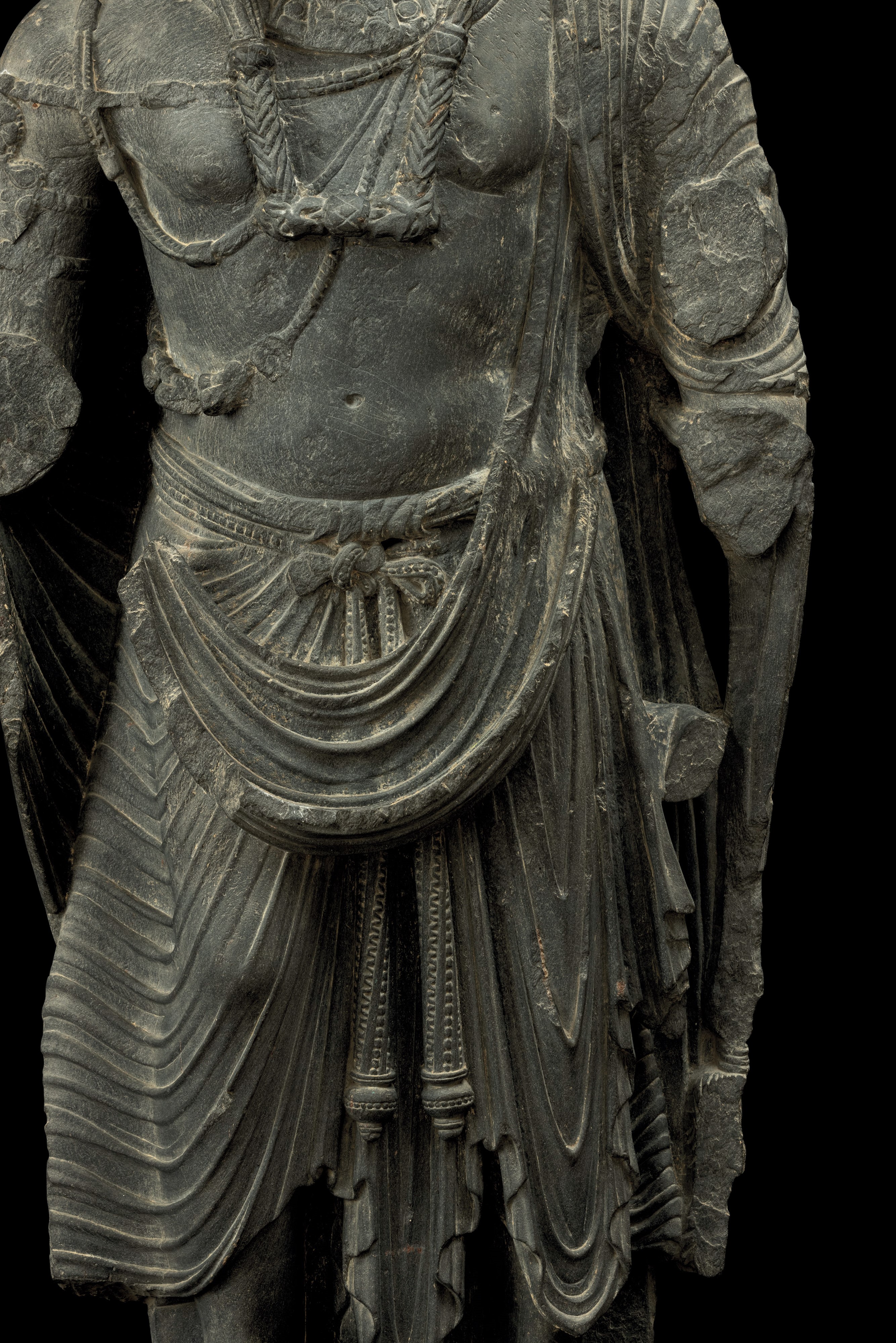 Straordinaria Figura di Maitreya Scolpita in Pietra, Gandhara, IV Secolo