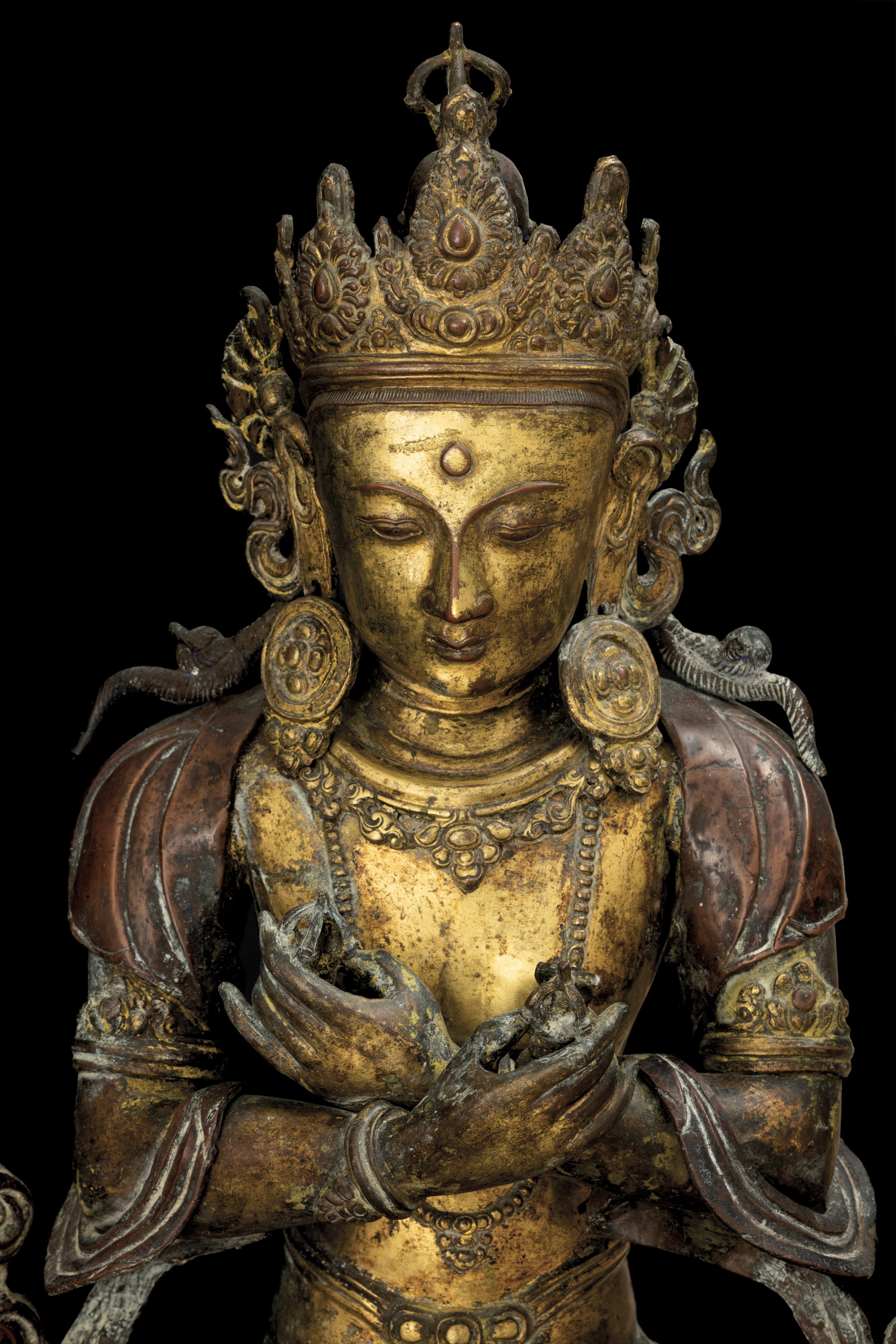 Importante Figura di Vajrdara Seduta su Doppio Fior di Loto in Rame Repoussé e Bronzo Parzialment...