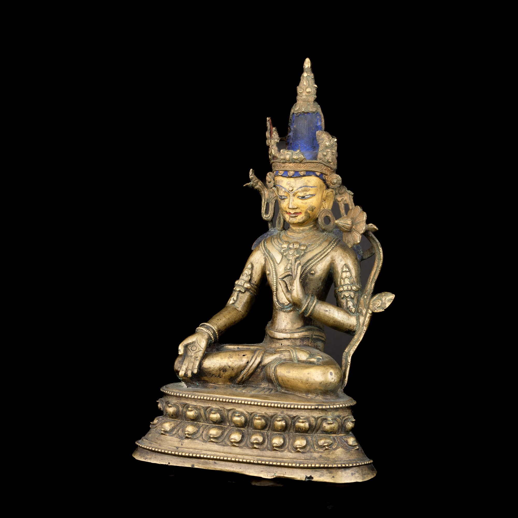 Figura di Avalokitesvara Seduto su Doppio Fior di Loto in Ottone Dorato, Tibet, XIV - XV Secolo