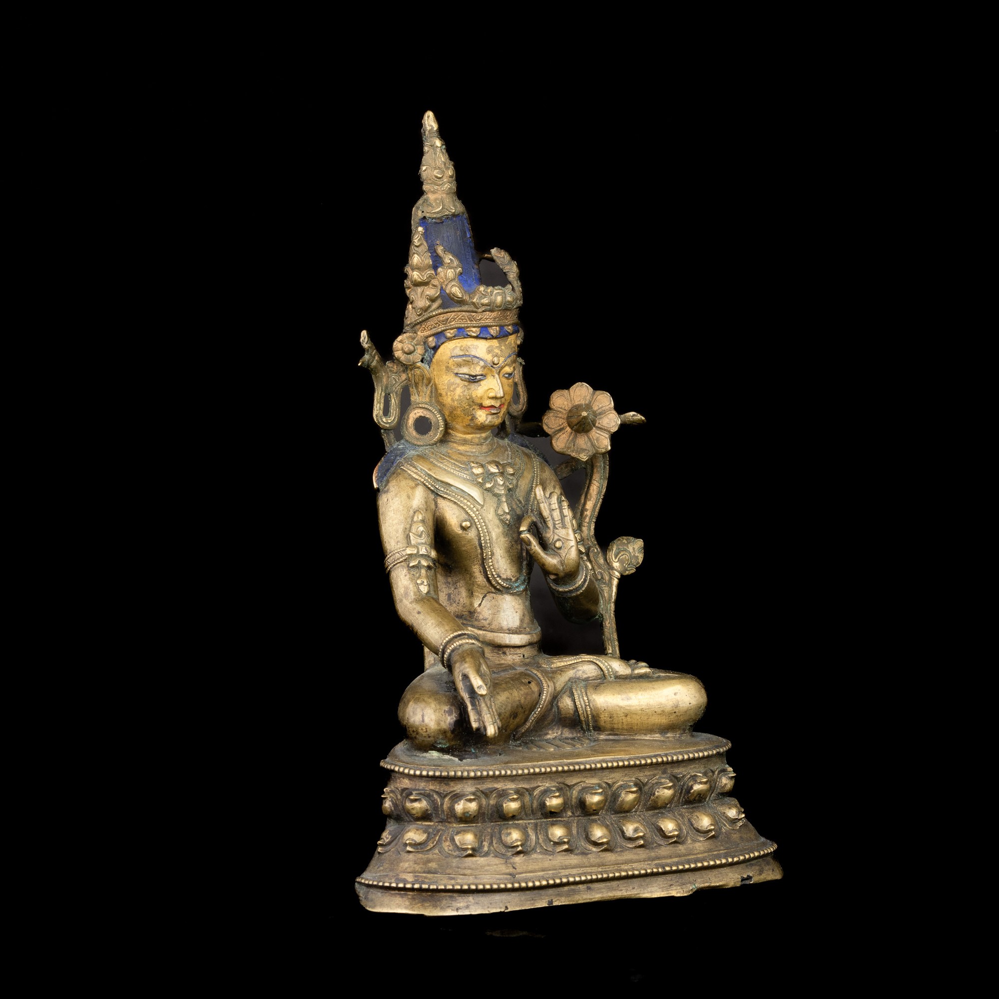 Figura di Avalokitesvara Seduto su Doppio Fior di Loto in Ottone Dorato, Tibet, XIV - XV Secolo