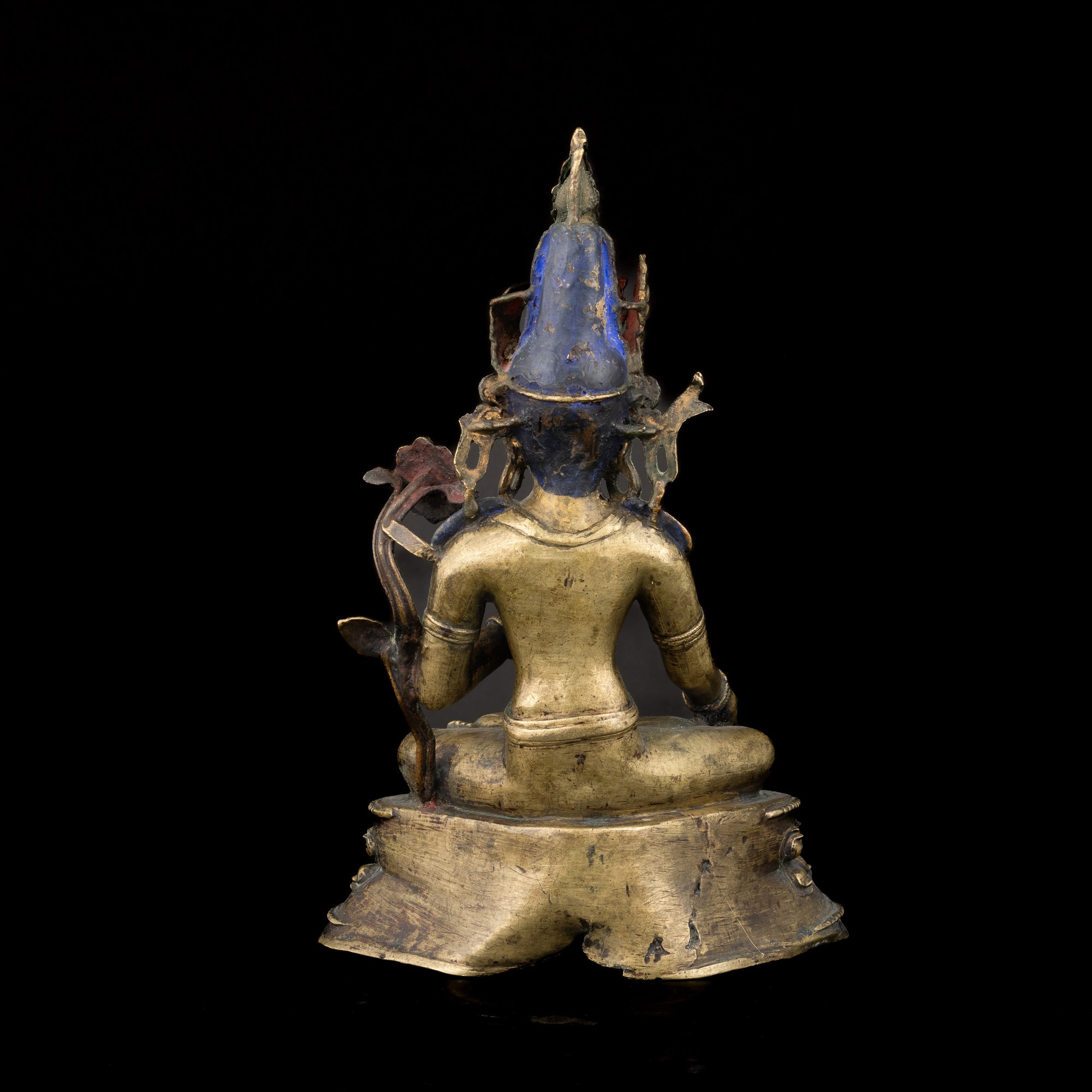 Figura di Avalokitesvara Seduto su Doppio Fior di Loto in Ottone Dorato, Tibet, XIV - XV Secolo