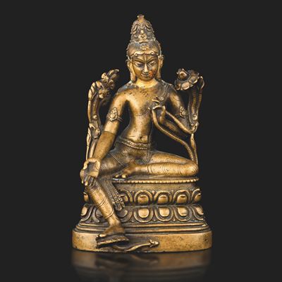 Figura di Padmapani Seduta su Doppio Fior di Loto in Bronzo con Tracce di Doratura, Nepal, XVI Se...