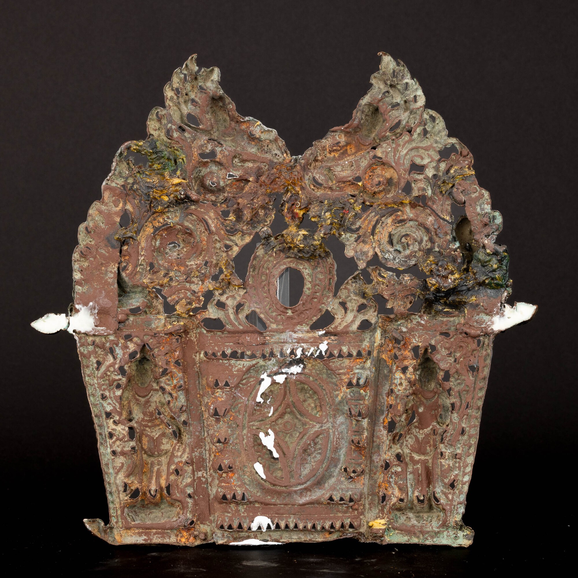 Fregio in Rame Sbalzato con Figure di Divinità, Nepal, XVIII Secolo