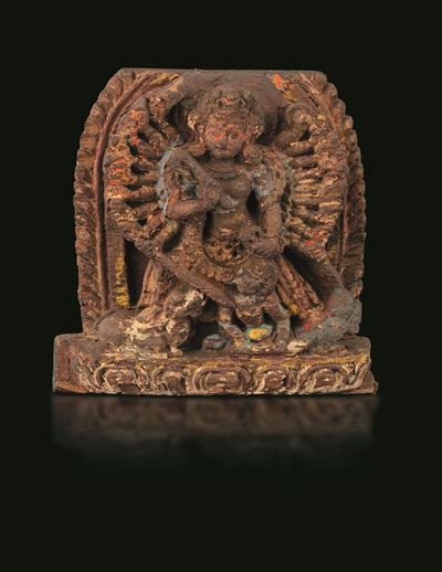 Rilievo Scolpito in Legno con Tracce di Policromia Raffigurante Mahishasuramardini, Nepal, XVIII ...