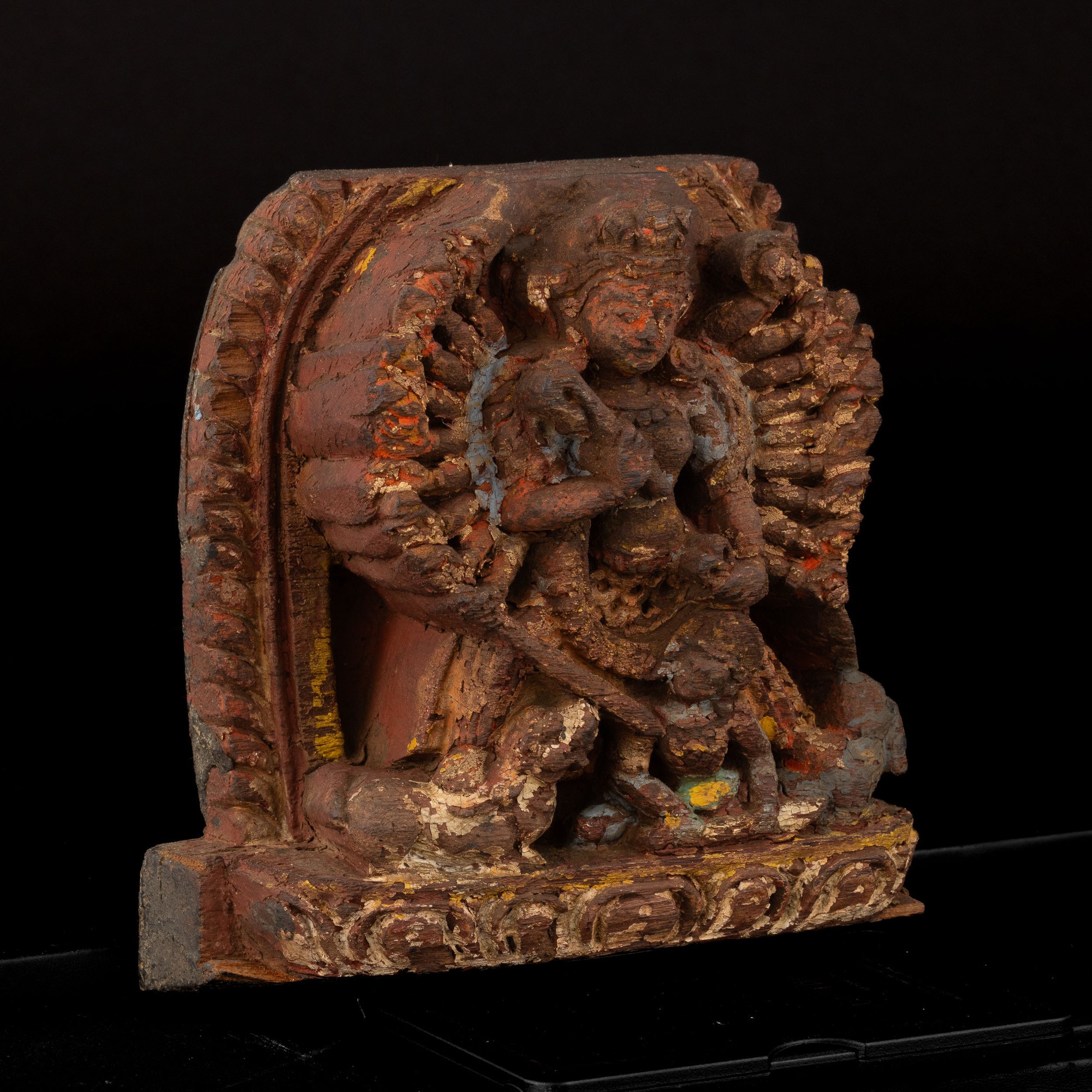 Rilievo Scolpito in Legno con Tracce di Policromia Raffigurante Mahishasuramardini, Nepal, XVIII ...
