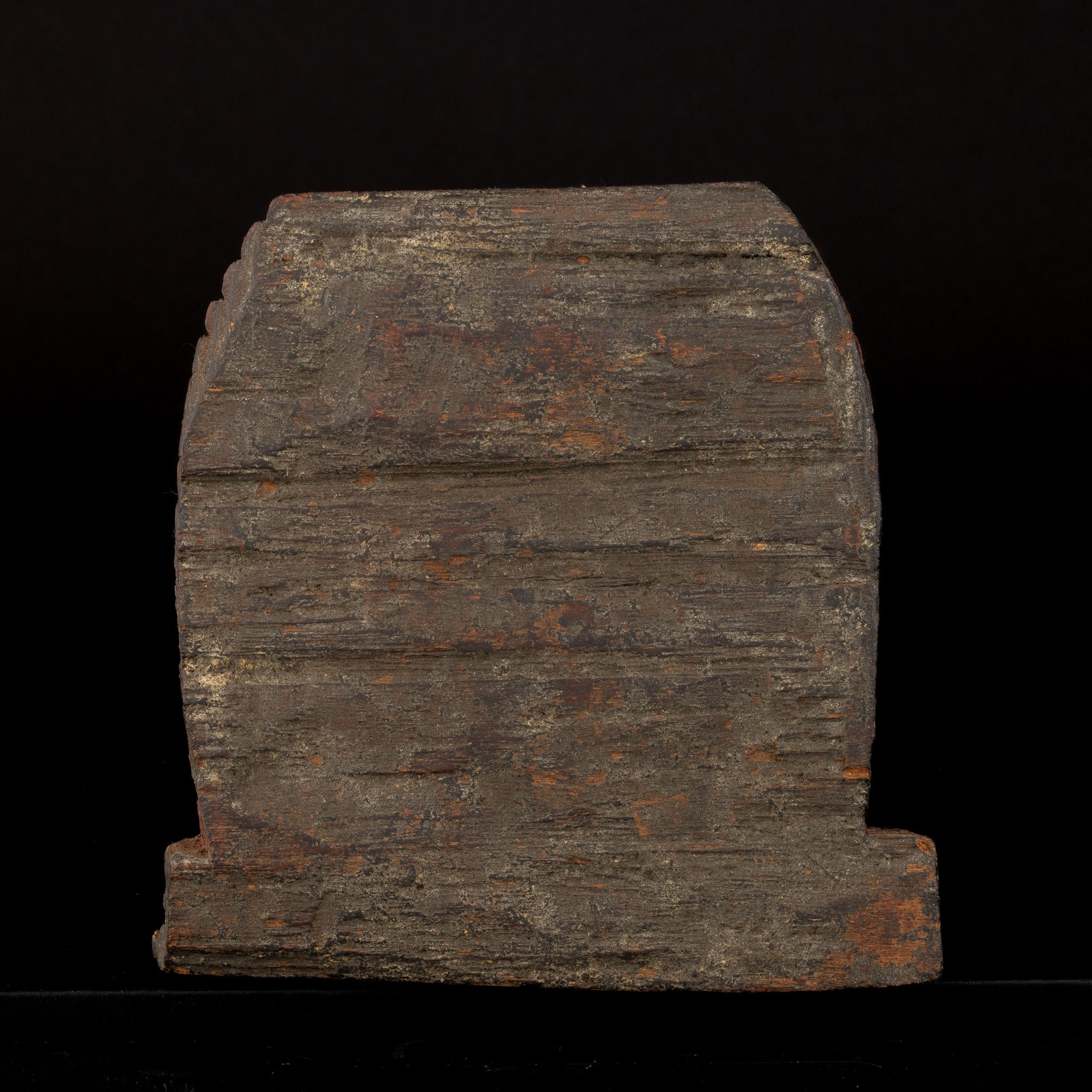 Rilievo Scolpito in Legno con Tracce di Policromia Raffigurante Mahishasuramardini, Nepal, XVIII ...