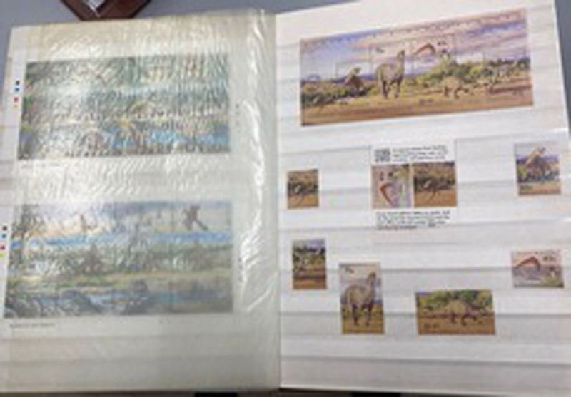 1960/1970, Tematica “Dinosauri”, volume a taschine con oltre una trentina di emissioni di diversi Paesi di tutto il mondo, a tema “Dinosauri”  - Auction Postal History and Philately - Cambi Casa d'Aste