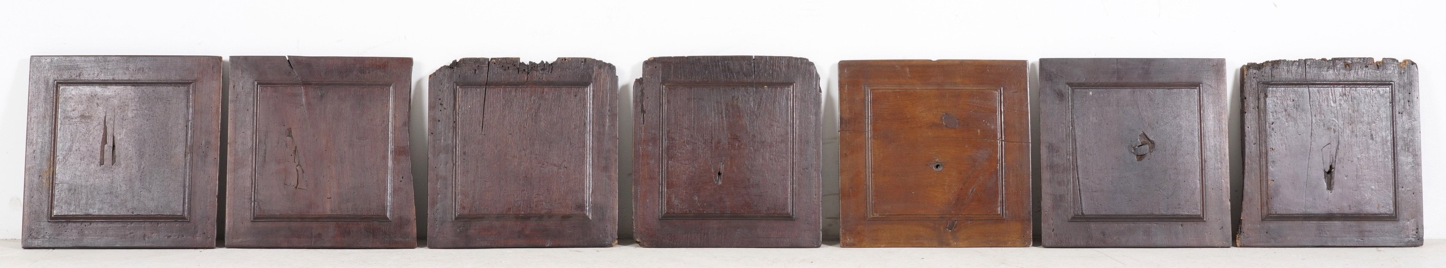 Insieme di Ante in Legno
