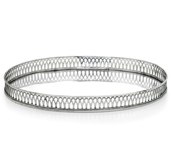 Vassoio a ringhiera traforata. Venezia, fine del XVIII secolo. Marchio del saggiatore NP (documentato ma non identificato) e dell'argentiere G S entro rettangolo (Giacomo Schiattarello?)