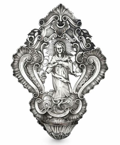 Acquasantiera con Immacolata, argento fuso sbalzato, marchio “Torretta” (Genova, 1760)