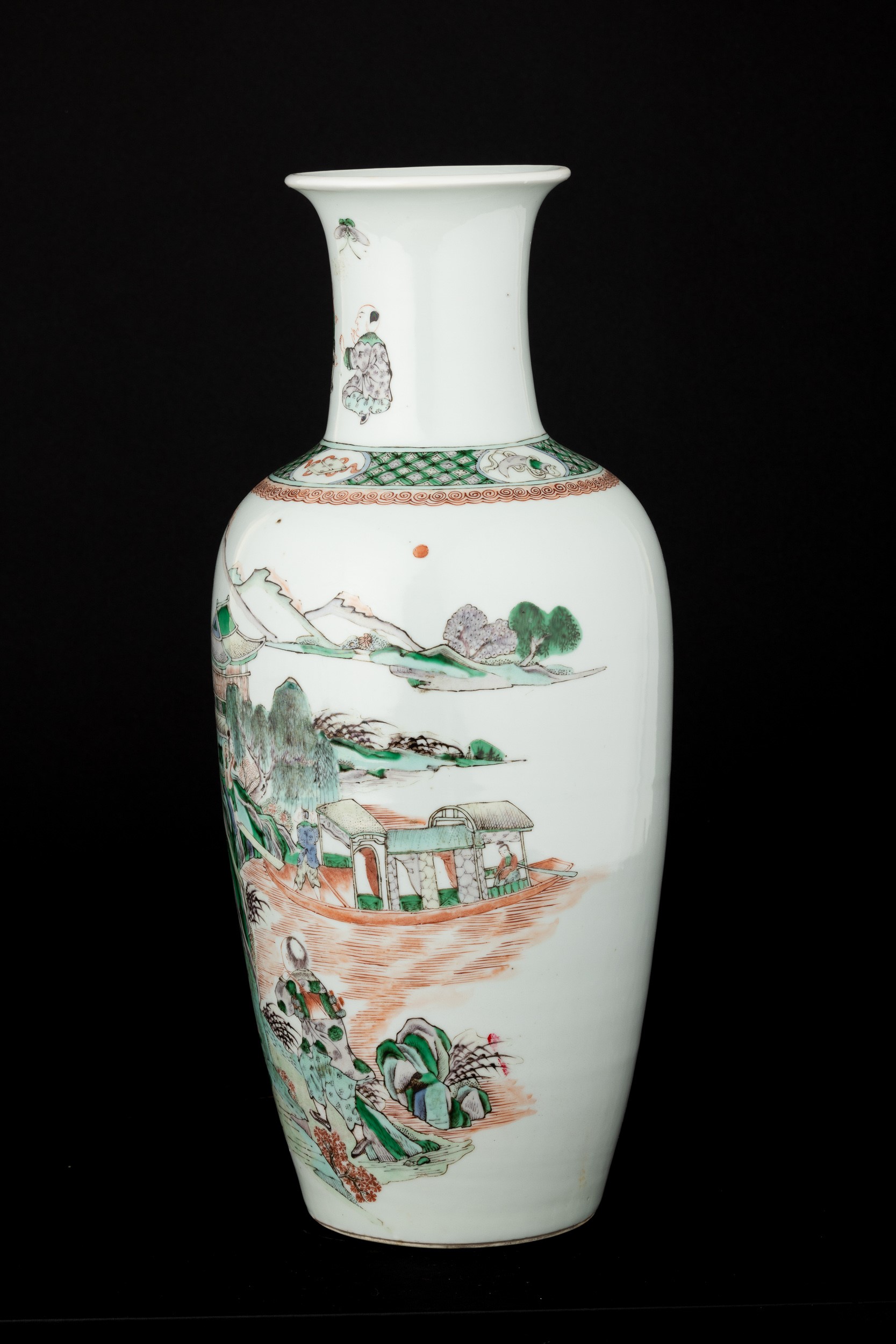 Vaso in Porcellana Famiglia Verde con Paesaggio e Personaggi, Cina, XIX Secolo