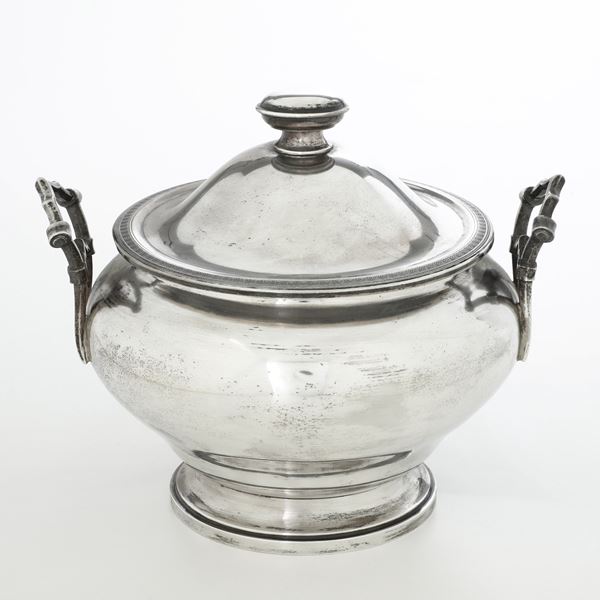 Zuppiera. Argenteria italiana del XX secolo