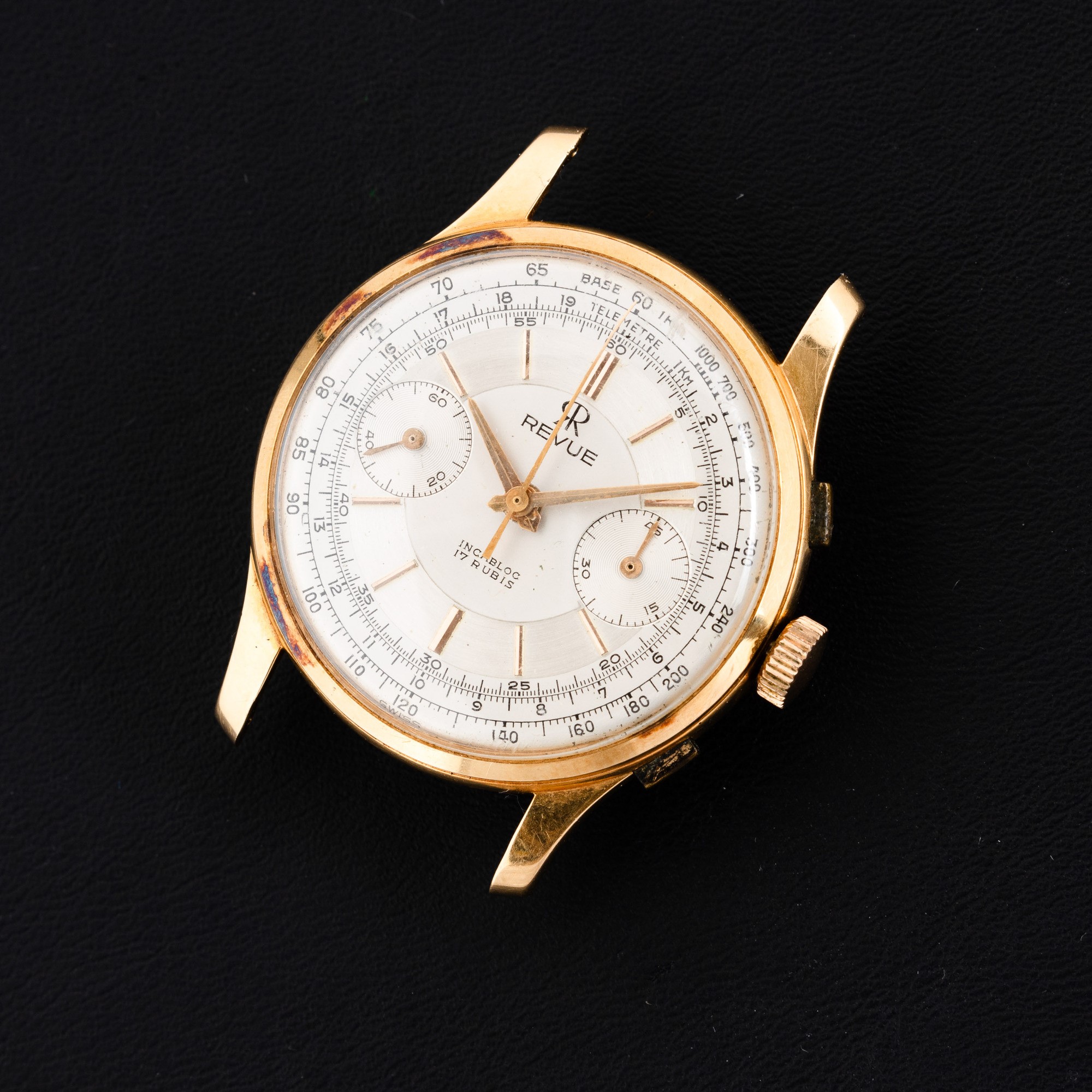 Revue - Cronografo in Oro Giallo 18k Carica Manuale, Quadrante Argentè Bitonale con Indici Applic...