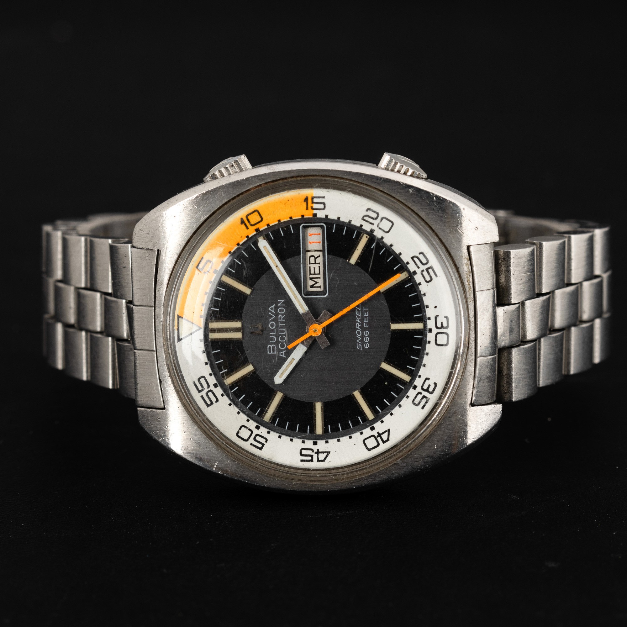 Bulova - Accutron Snorkel in Acciaio Doppia Corona, Quadrante Bitonale con Indicazione di Giorno ...