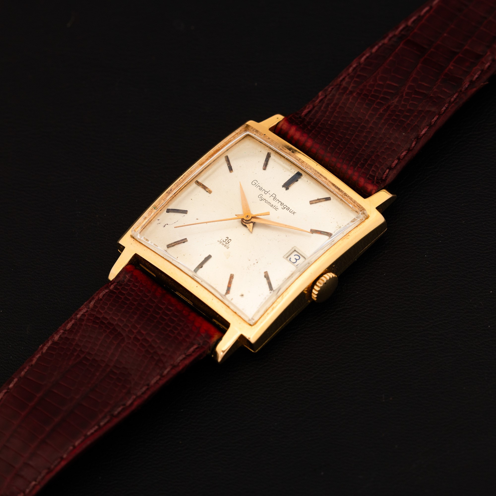 Girard Perregaux - Carrè in Oro Giallo 18k Movimento Automatico con Datario, Quadrante Argentè 29...