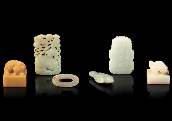Four white jade and celadon elements and a shoushan seal, China, 18th and 19th centuries