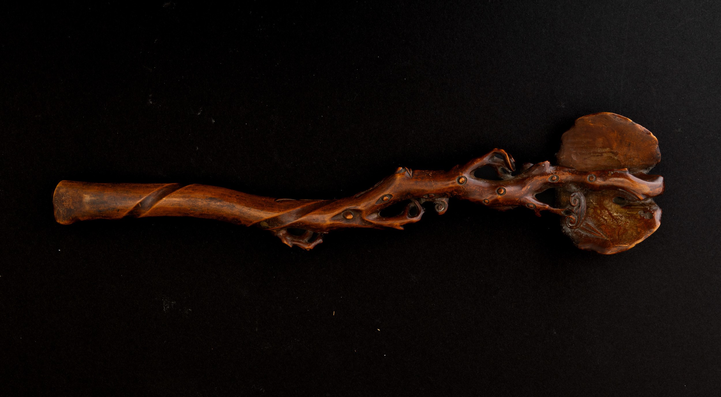 Ruyi in Legno di Frutto Scolpito, Cina, Dinastia Qing, XIX Secolo