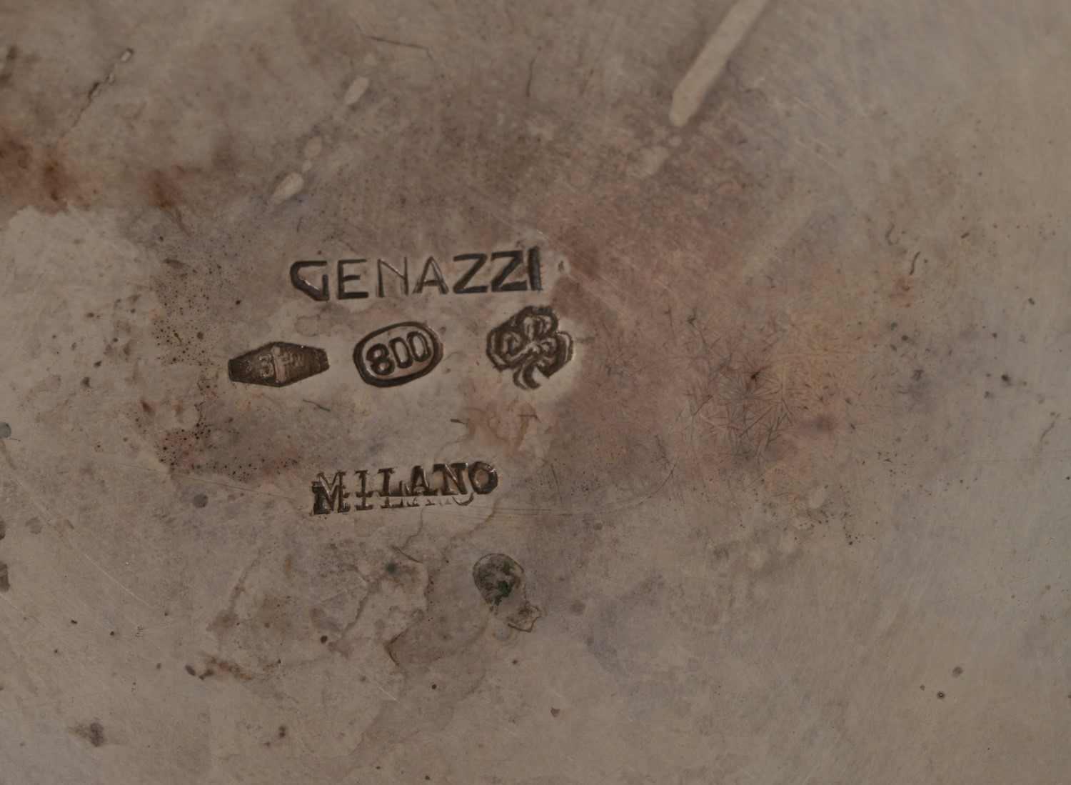 Eros Genazzi - Vaso in argenteria milanese, argento fuso e sagomato (XX secolo)