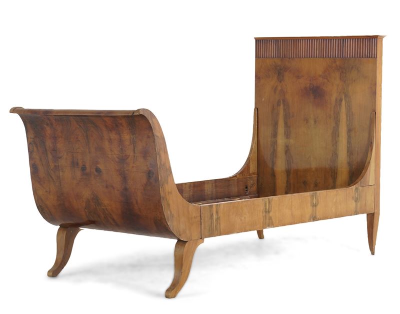 Letto a barca lastronato. XIX secolo  - Asta Antiquariato - Cambi Casa d'Aste