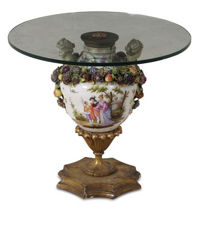 Tavolino con Fusto Ricavato da un Vaso in Porcellana. XIX-XX Secolo