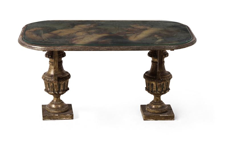Tavolino con ripiano ricavato dal ritaglio di un dipinto su tela. XVIII secolo  - Asta Antiquariato - Cambi Casa d'Aste