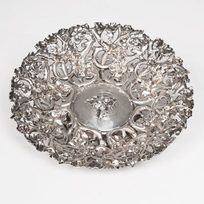 Centrotavola traforato, Argento fuso, Vienna XIX secolo