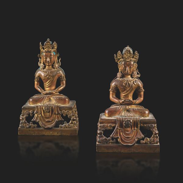Two crowned Amitayus Buddha figures in gilt bronze, China, Qing Dynasty,  Qianlong period mark (1736-1796)