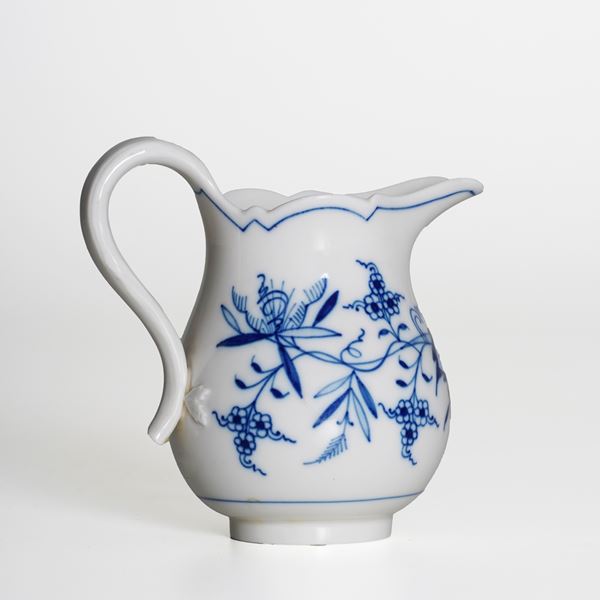 Lattiera. Meissen, XX secolo.