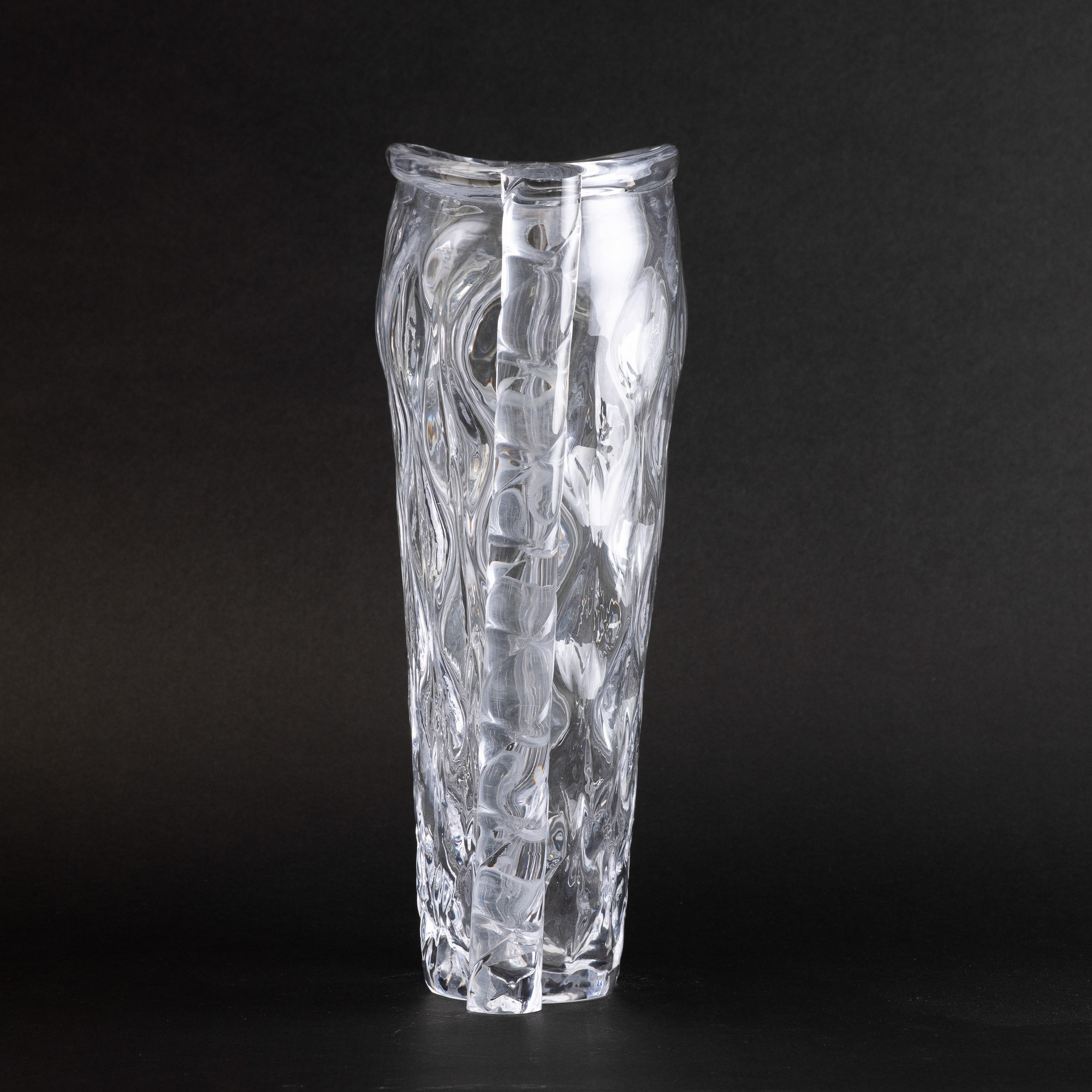 Driade, Vaso della serie Kosmo, vetro stampato a balloton con anse applicate (Milano, ca. 1980)