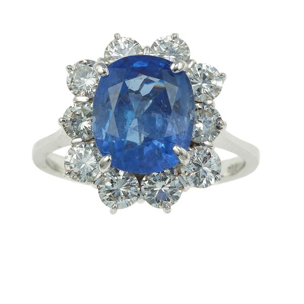 Anello con zaffiro Sri Lanka di ct 5.50 circa