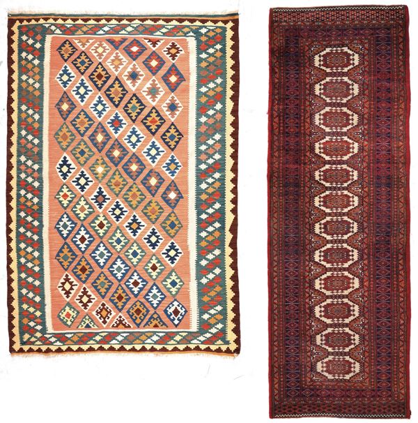 Lotto di due tappeti