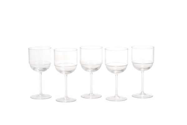 Sei bicchieri da acqua e vino