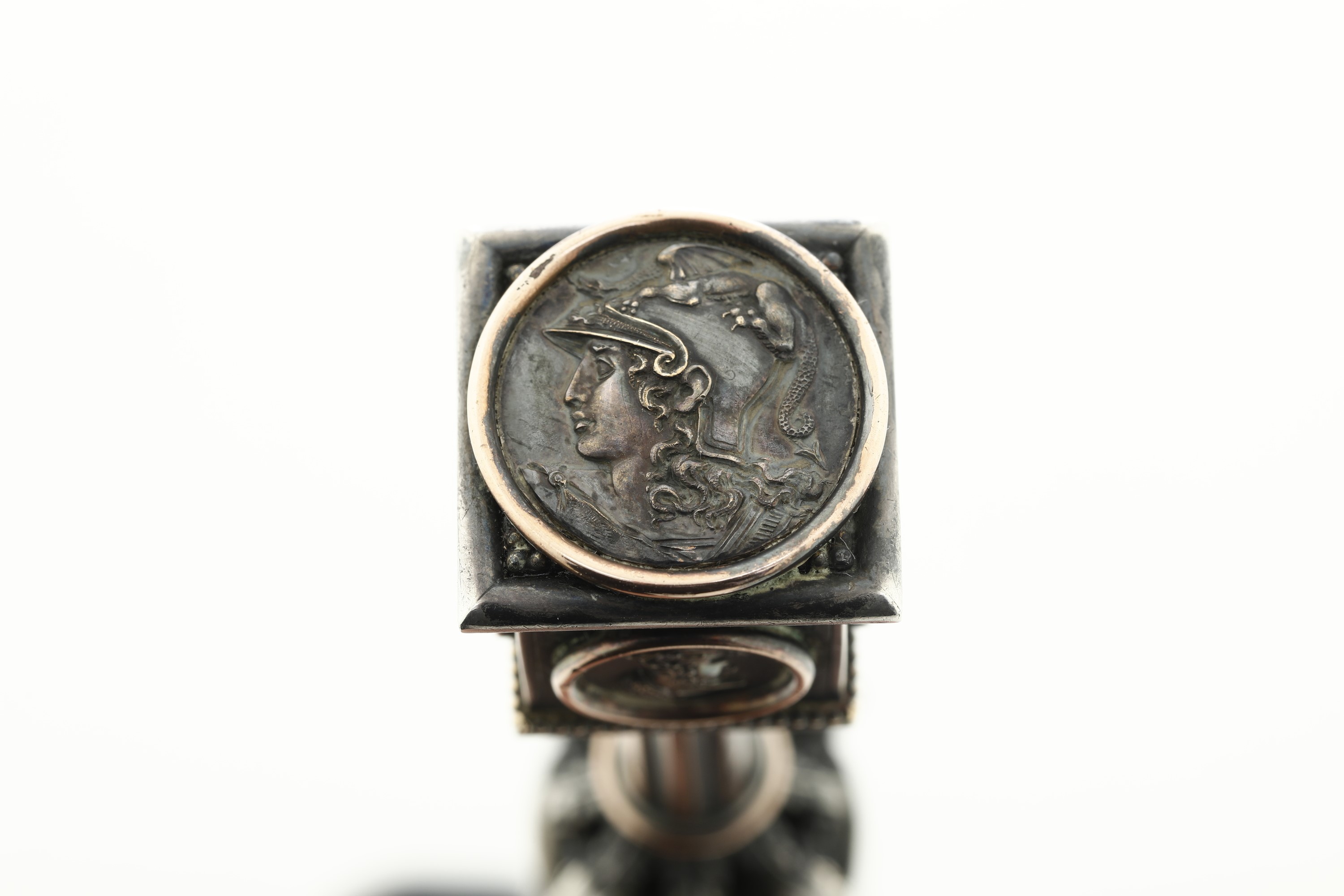 Specchio da toeletta, Manifattura europea del XIX-XX secolo, argento e oro a basso titolo