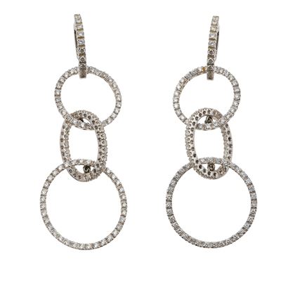 Orecchini pendenti con diamanti, montatura in oro bianco 750/1000
