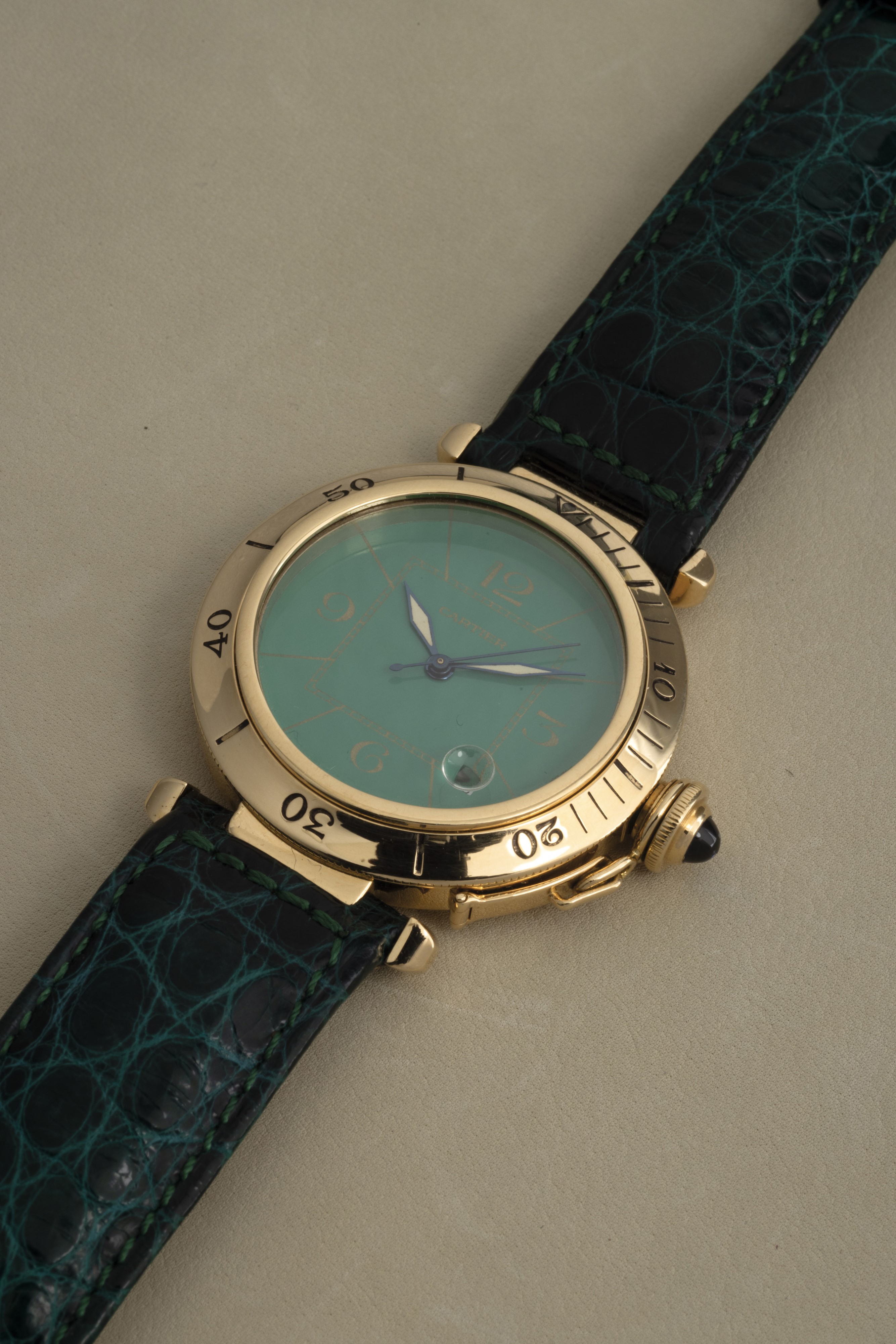 Cartier - Pasha in Oro Giallo 18k con Rarissimo Quadrante Verde, Cinturino in Pelle, Movimento Au...