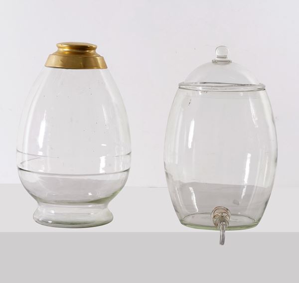 Due grandi vasi in vetro. XX secolo