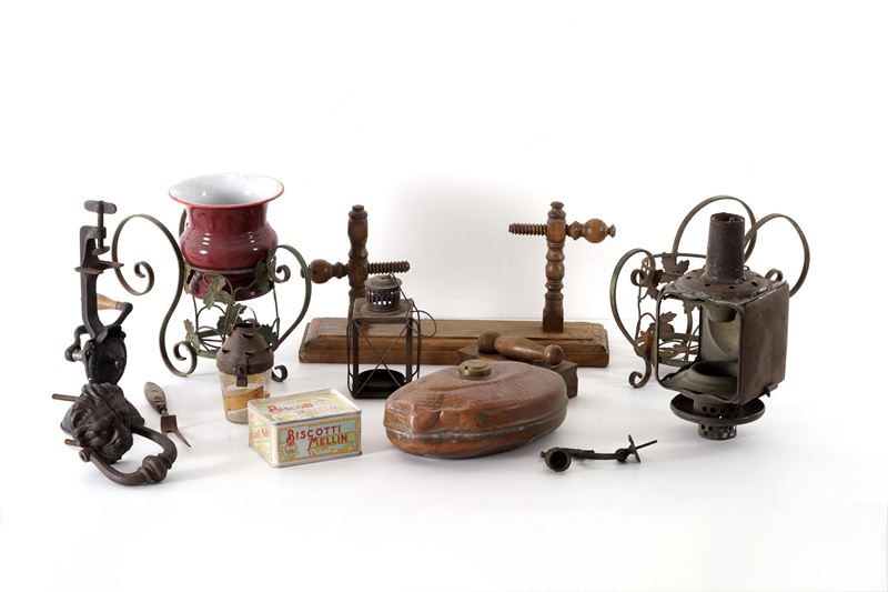 Lotto di oggetti vari in metallo, legno e altri materiali  - Auction Fabio Fazio, furniture and memories of a country house - Cambi Casa d'Aste