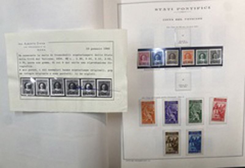 Città del Vaticano, Album 1929-77 completo di tutte le emissioni compresi foglietti e servizi.  - Asta Filatelia e Storia Postale - Cambi Casa d'Aste